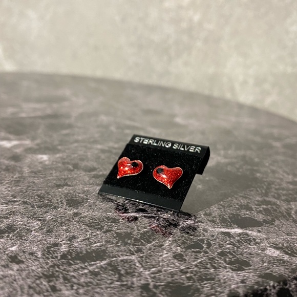 Sterling silver heart ear studs - Picture 3 of 5